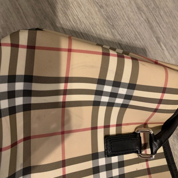 Authentic Burberry tote - Picture 11 of 11